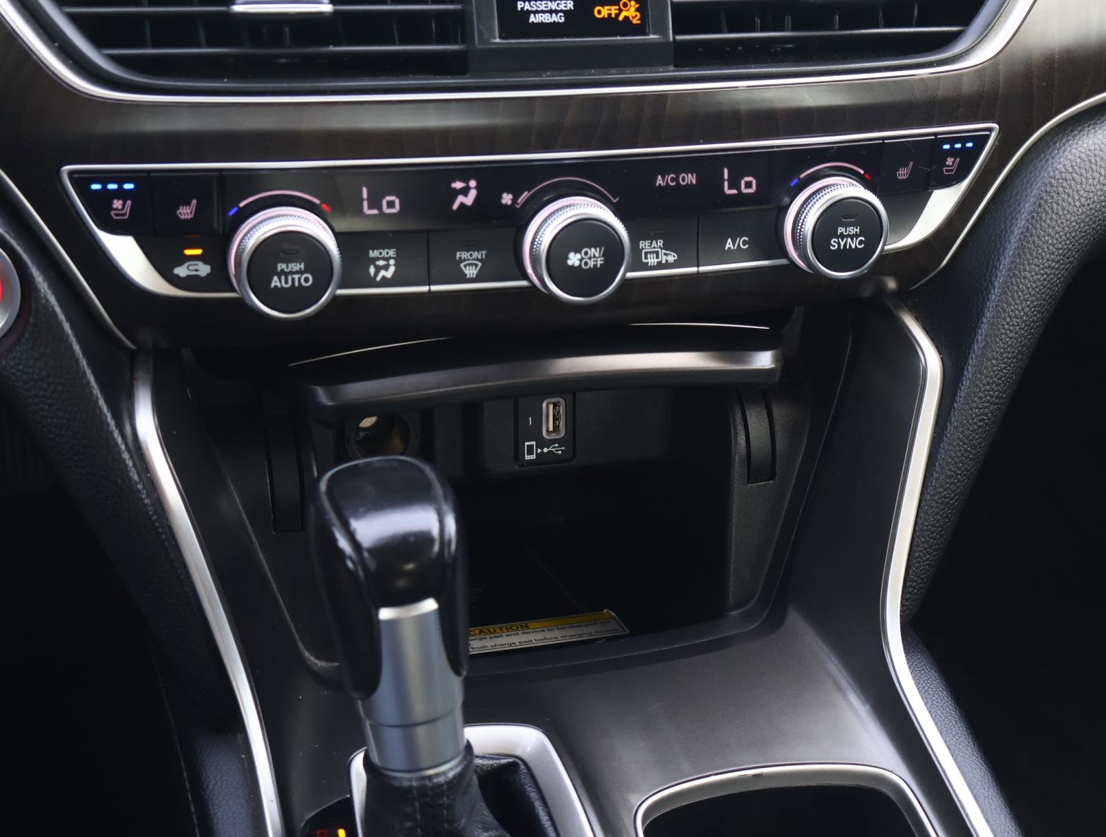 Used 2018 Honda Accord Touring image 29