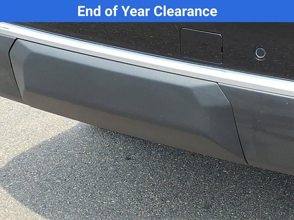 New 2025 Chevrolet Suburban LS image 31