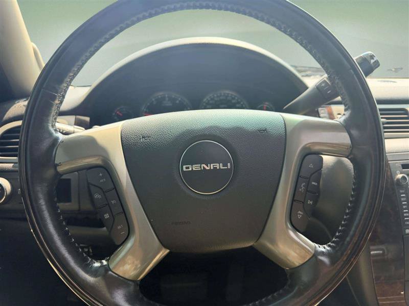 Used 2014 GMC Yukon XL Denali AWD/4WD image 34