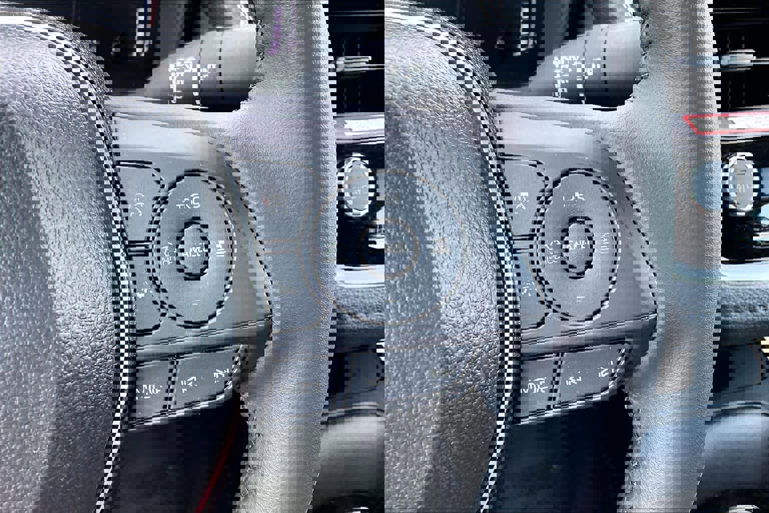 Used 2025 Toyota Corolla SE image 22