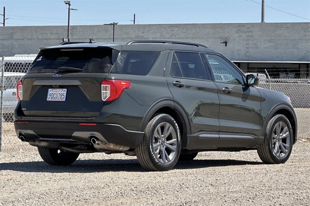 Used 2022 Ford Explorer XLT w/ Equipment Group 202A image 4