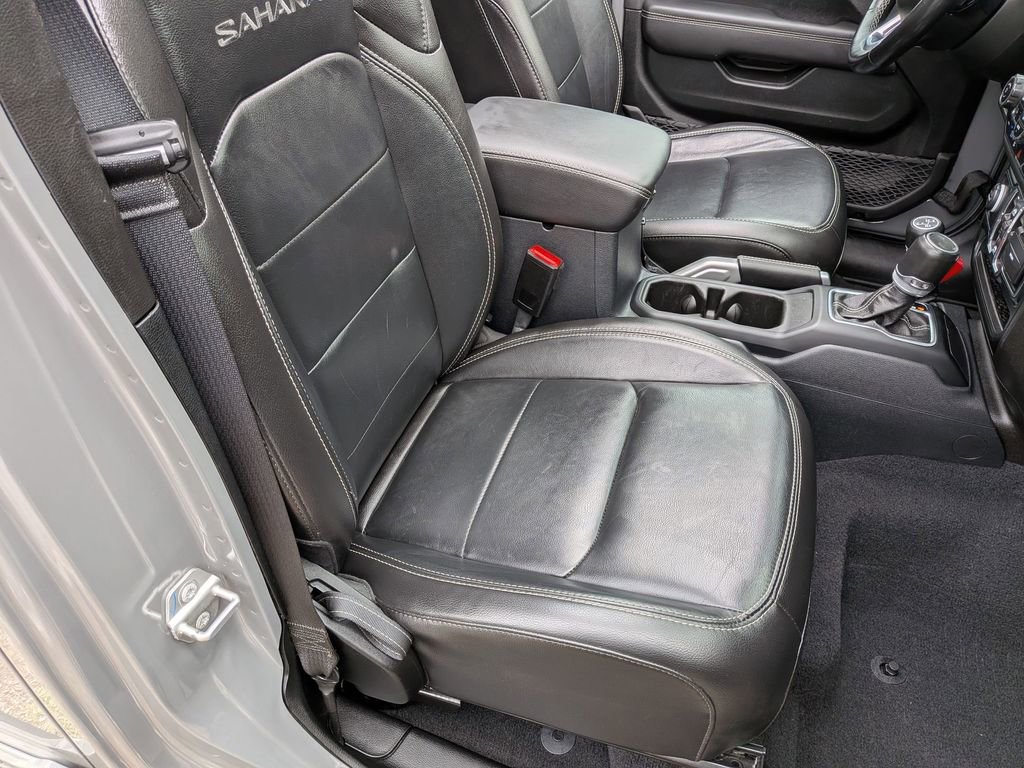 Used 2021 Jeep Wrangler Unlimited Sahara w/ Cold Weather Group AWD/4WD image 28