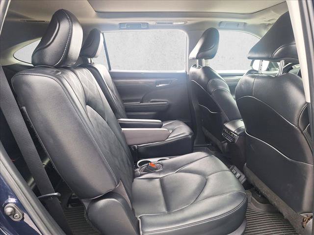 Used 2023 Toyota Highlander Platinum AWD/4WD image 18