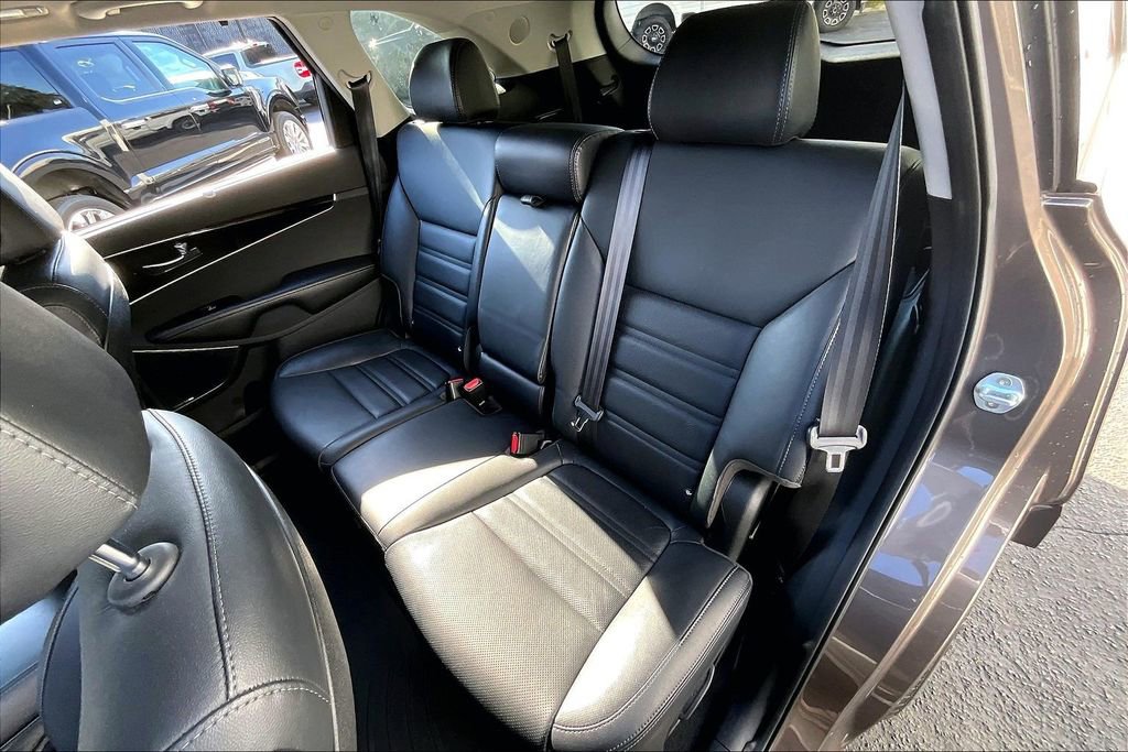 Used 2019 Kia Sorento SX image 20