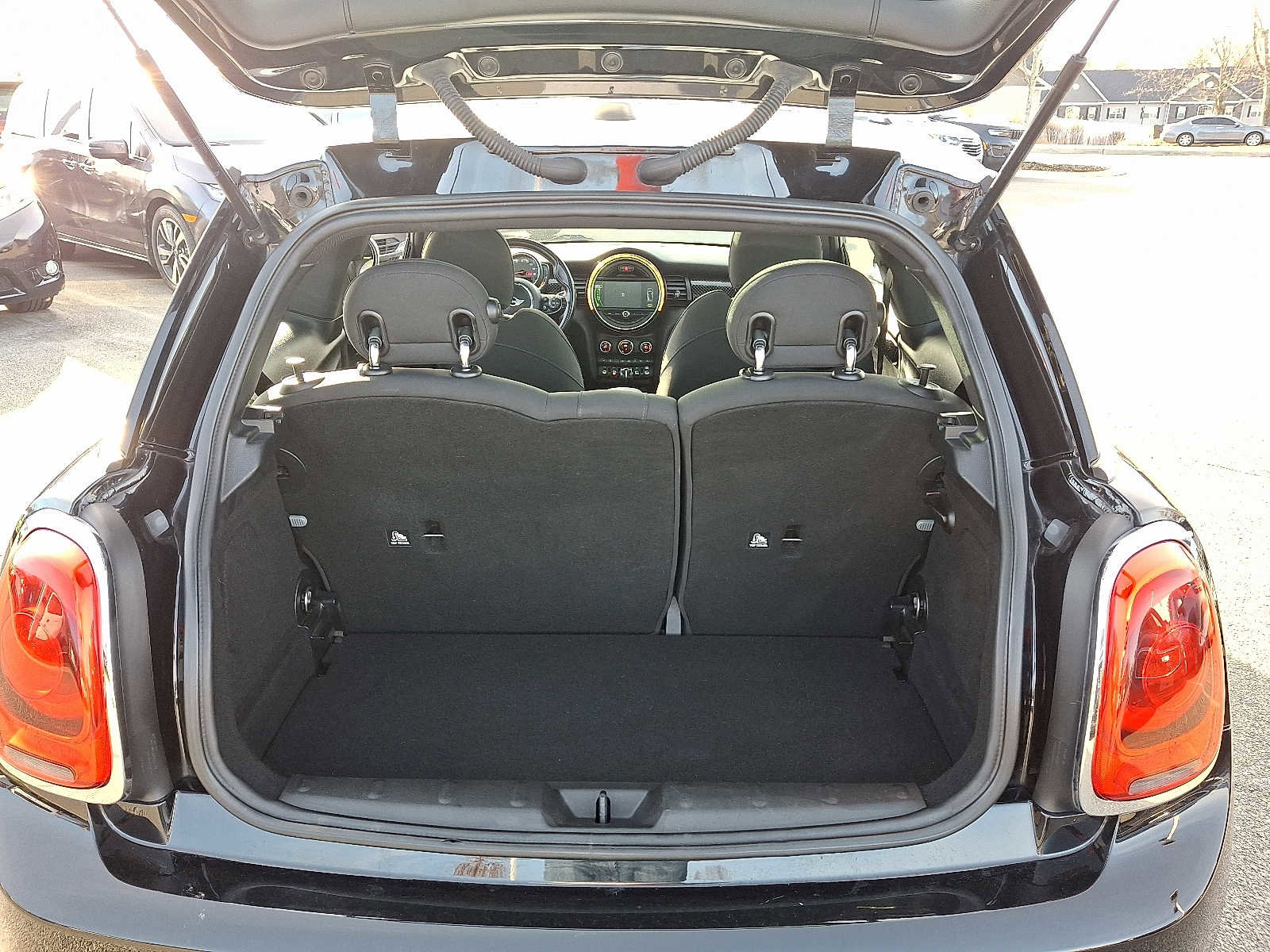 Used 2018 MINI Cooper S image 27