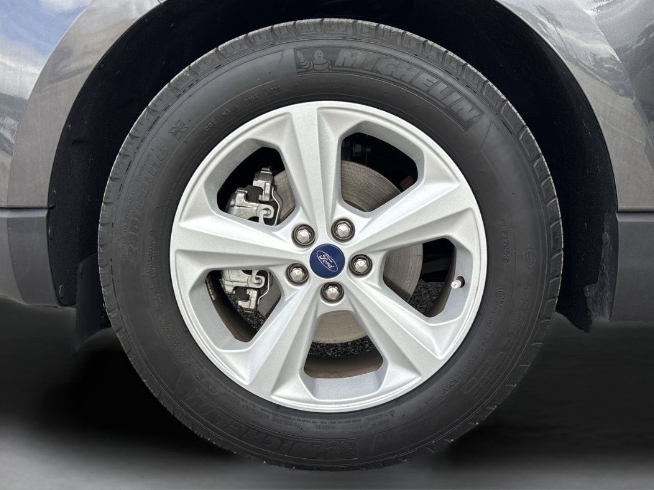 Used 2020 Ford Edge SE image 31