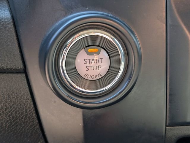 Used 2022 Nissan Titan S image 30