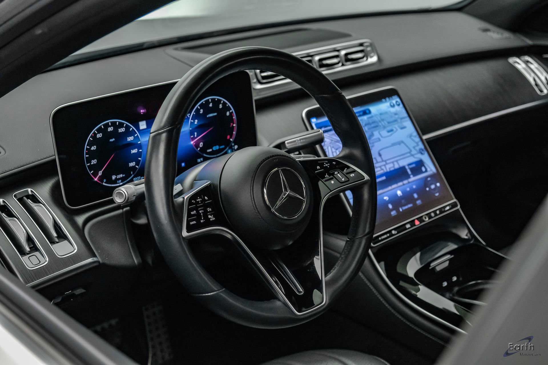Used 2022 Mercedes-Benz S 580 4MATIC Sedan w/ AMG Line Package image 51