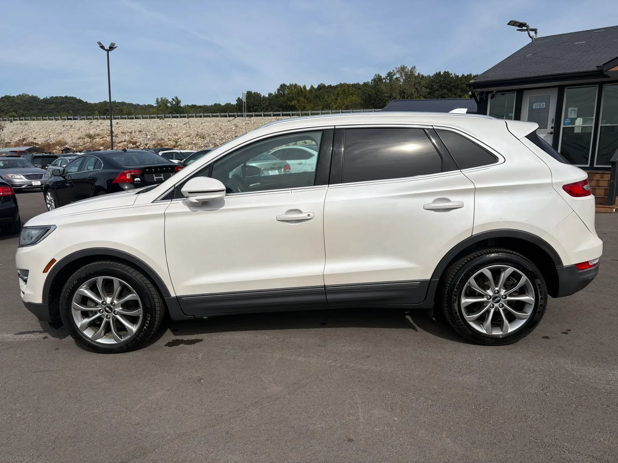 Used 2018 Lincoln MKC Select w/ Select Plus Package FWD image 3