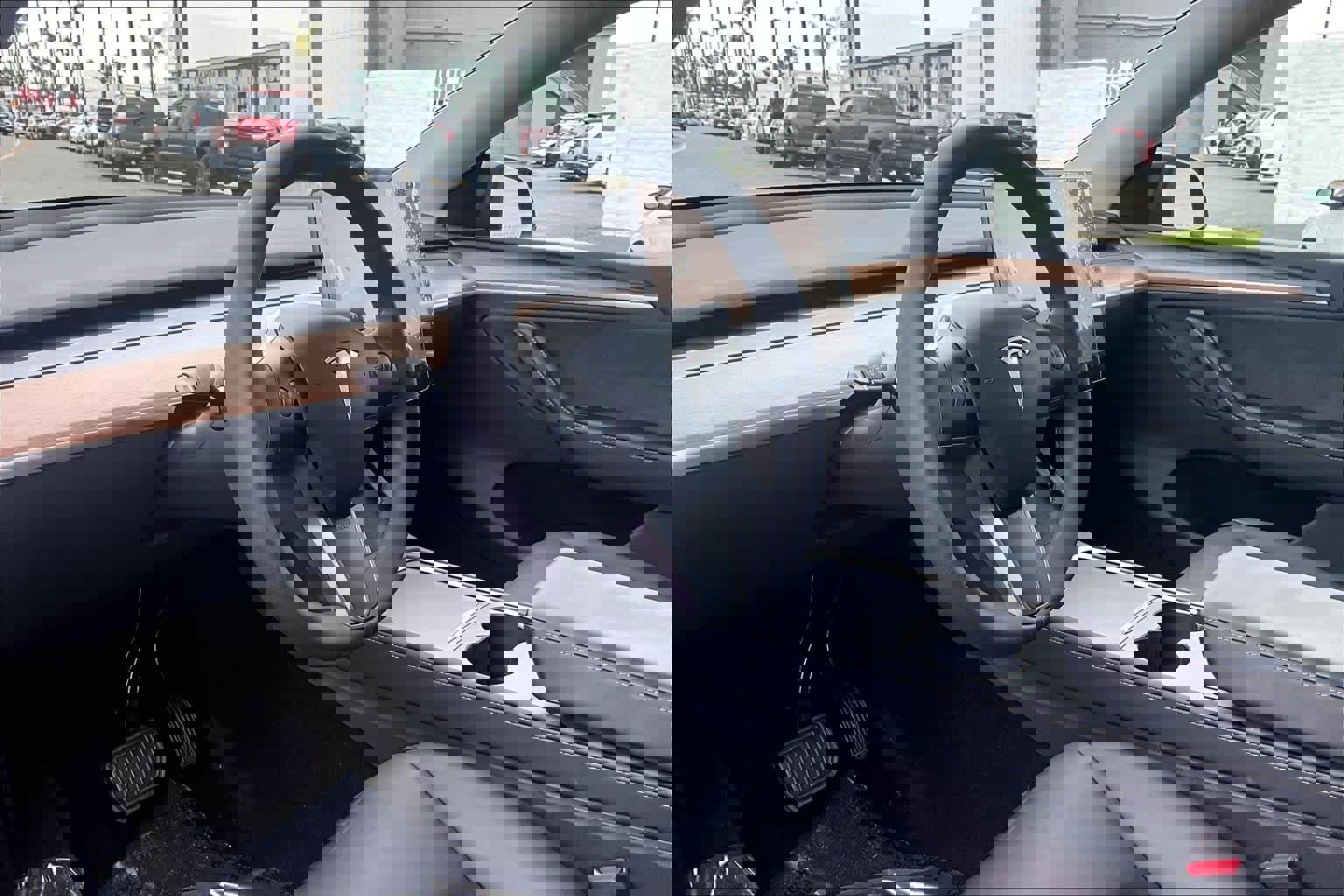 Used 2024 Tesla Model Y Long Range image 17