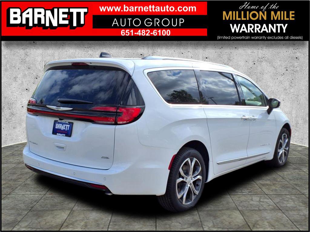 New 2026 Chrysler Pacifica Pinnacle image 3
