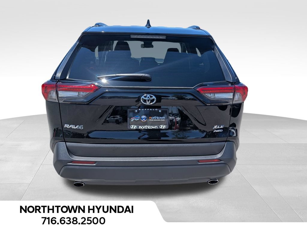 Used 2025 Toyota RAV4 XLE AWD/4WD image 16
