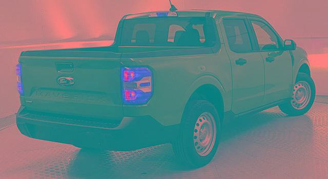 Certified 2022 Ford Maverick XL image 3