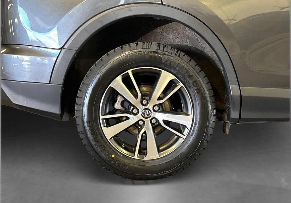 Used 2018 Toyota RAV4 XLE w/ Plus Extra Value Package image 18