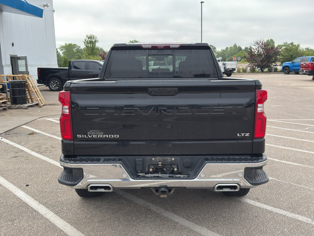 Used 2023 Chevrolet Silverado 1500 LTZ w/ Technology Package AWD/4WD image 4