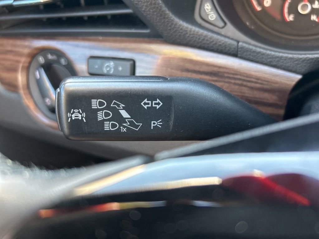 Used 2022 Volkswagen Passat 2.0T image 29