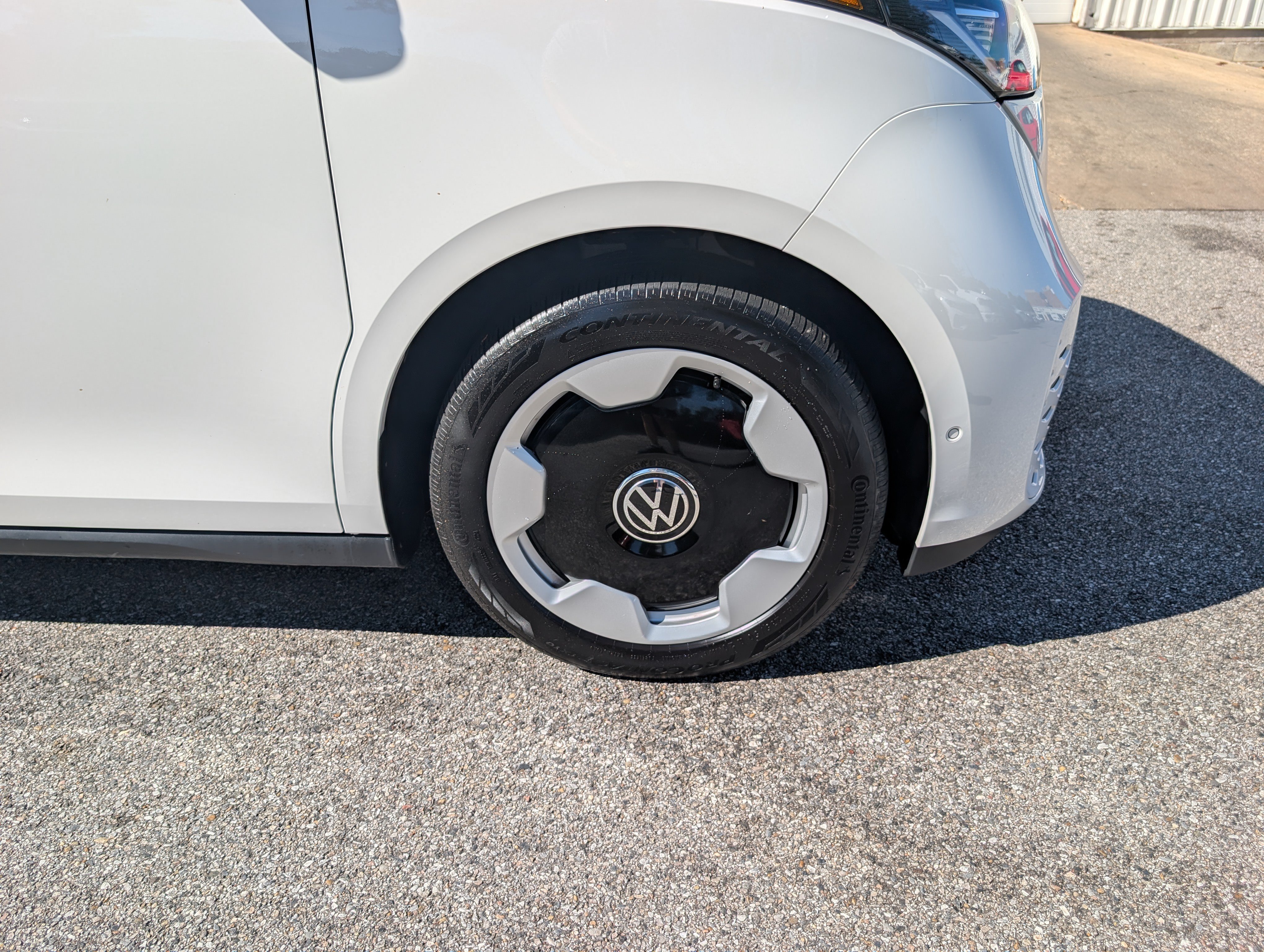 Used 2025 Volkswagen ID. Buzz Pro S Plus RWD image 9