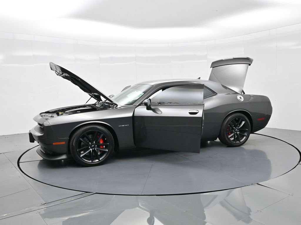 Used 2022 Dodge Challenger R/T w/ Performance Handling Group image 40
