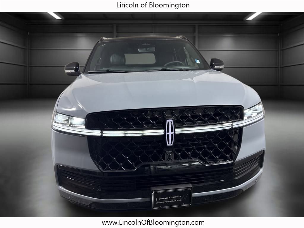 New 2025 Lincoln Navigator L Reserve w/ Jet Appearance Package image 11
