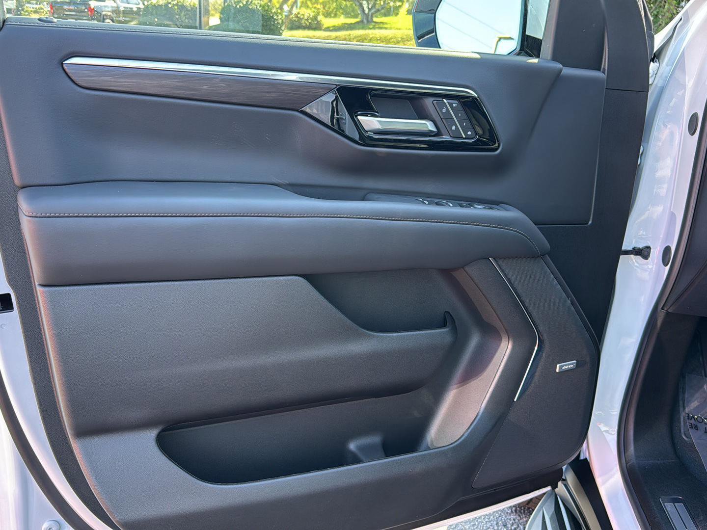 New 2026 Chevrolet Tahoe LT image 14