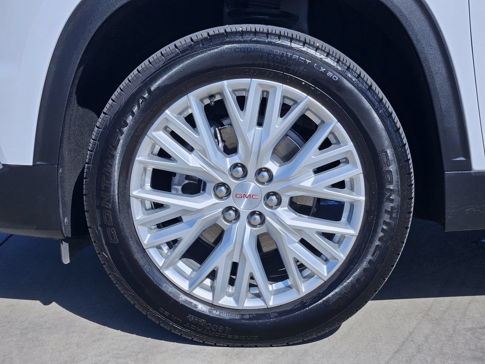 Certified 2026 GMC Acadia Elevation w/ Elevation Premium Package FWD image 12