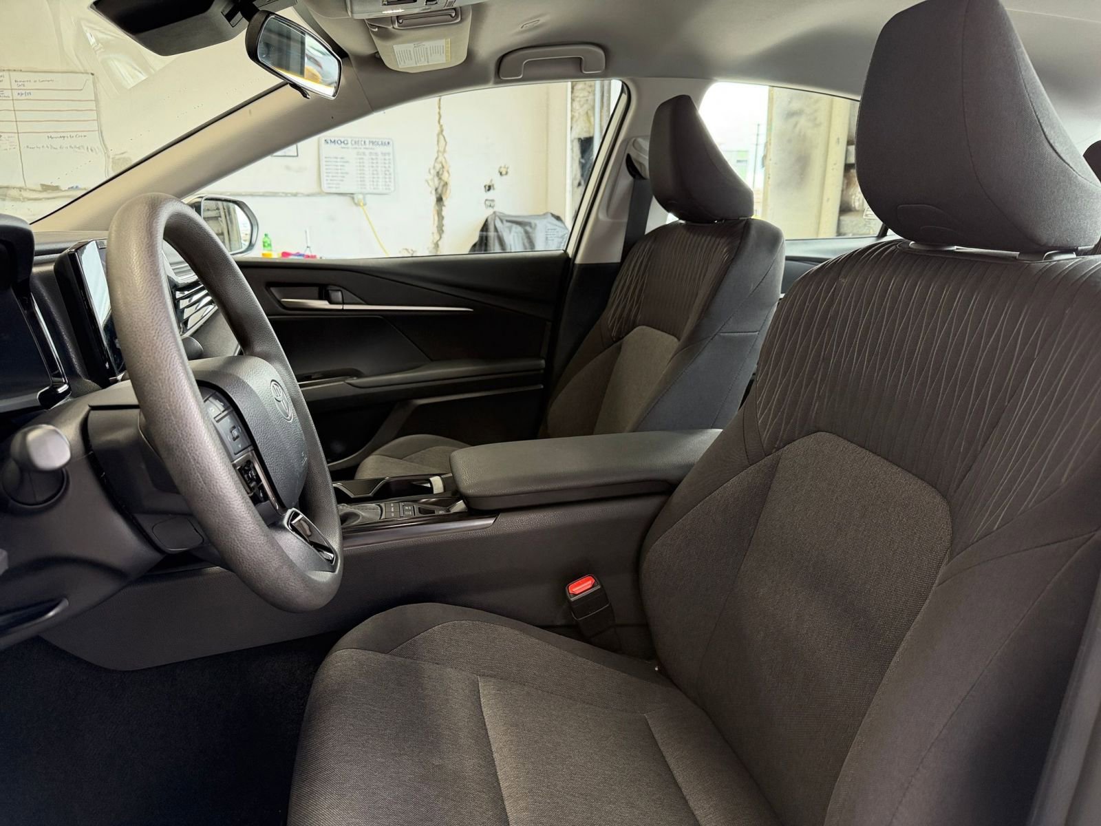 Used 2025 Toyota Camry LE image 25