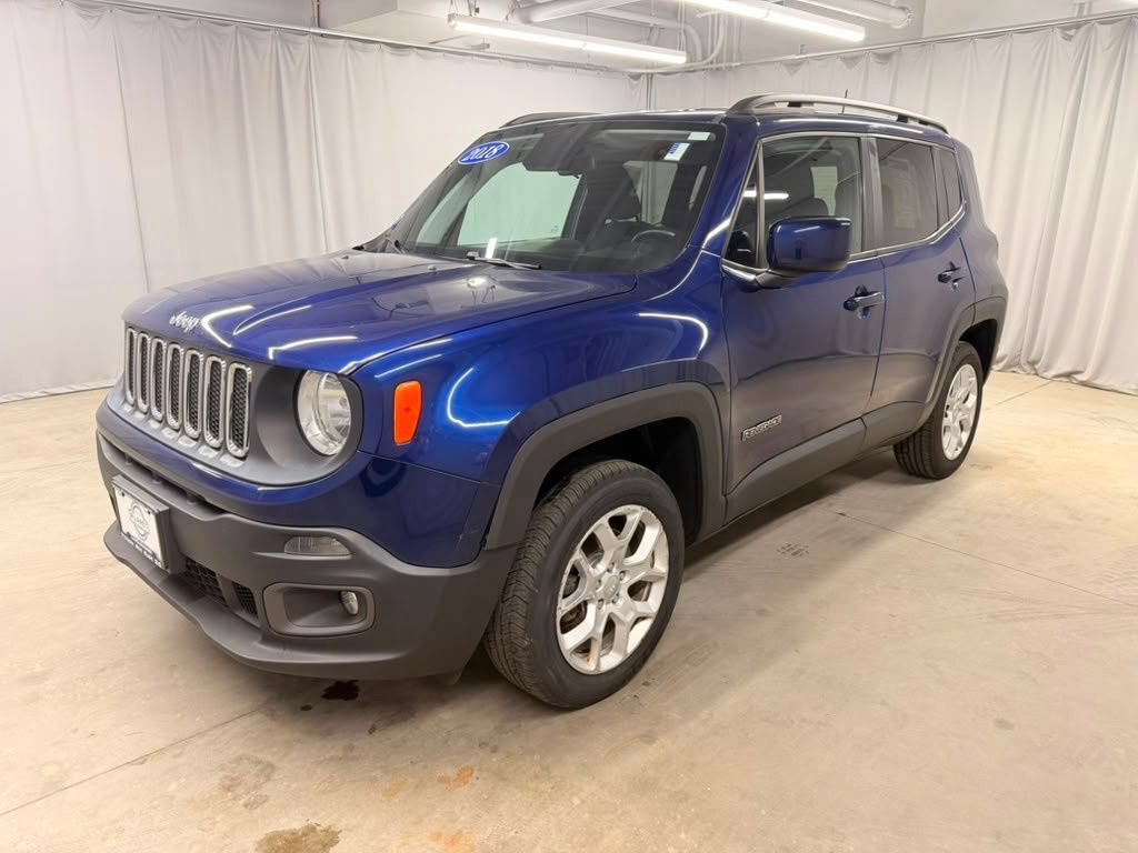 Used 2018 Jeep Renegade Latitude w/ Cold Weather Group AWD/4WD image 4