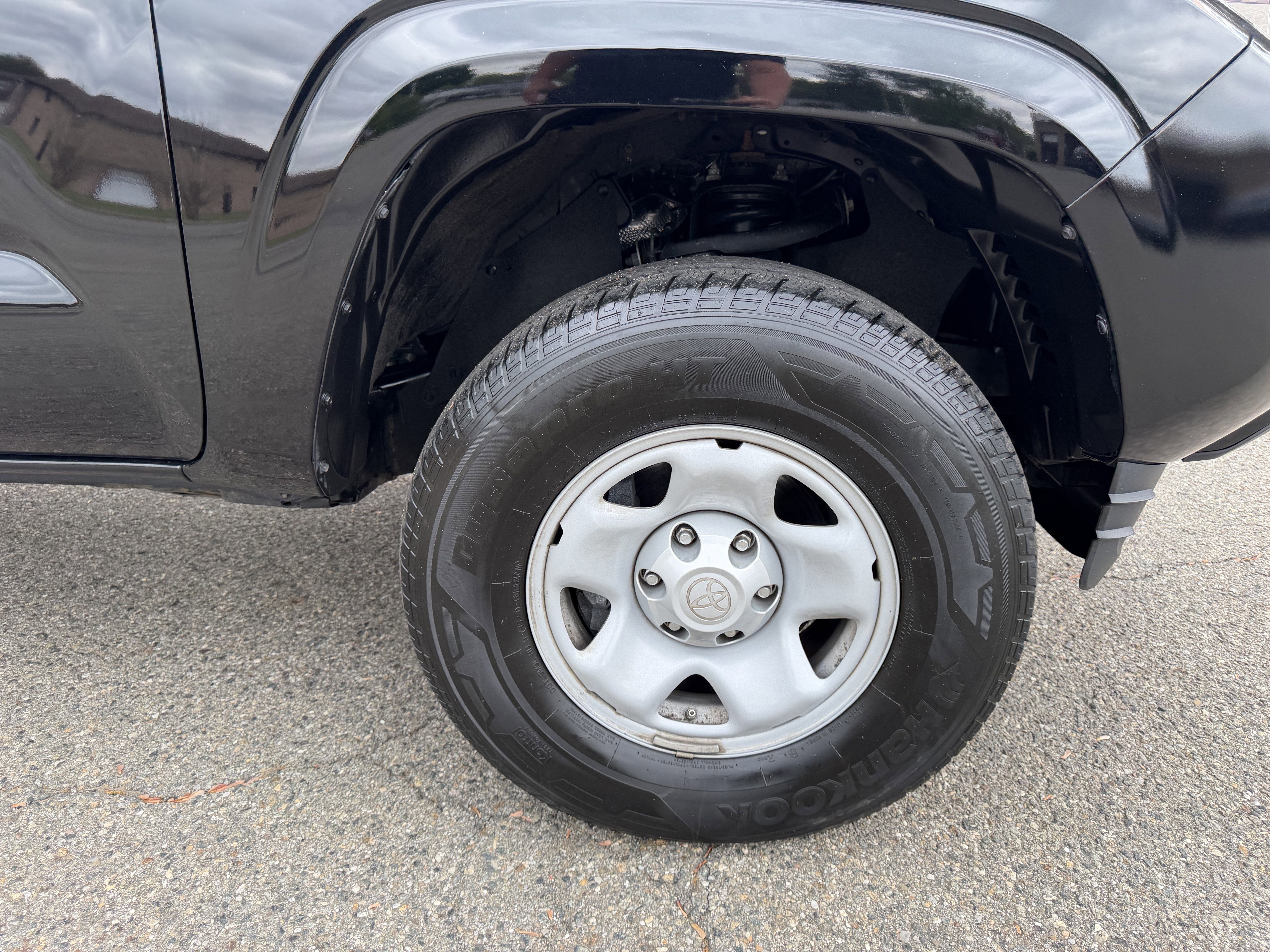 Used 2023 Toyota Tacoma SR AWD/4WD image 11