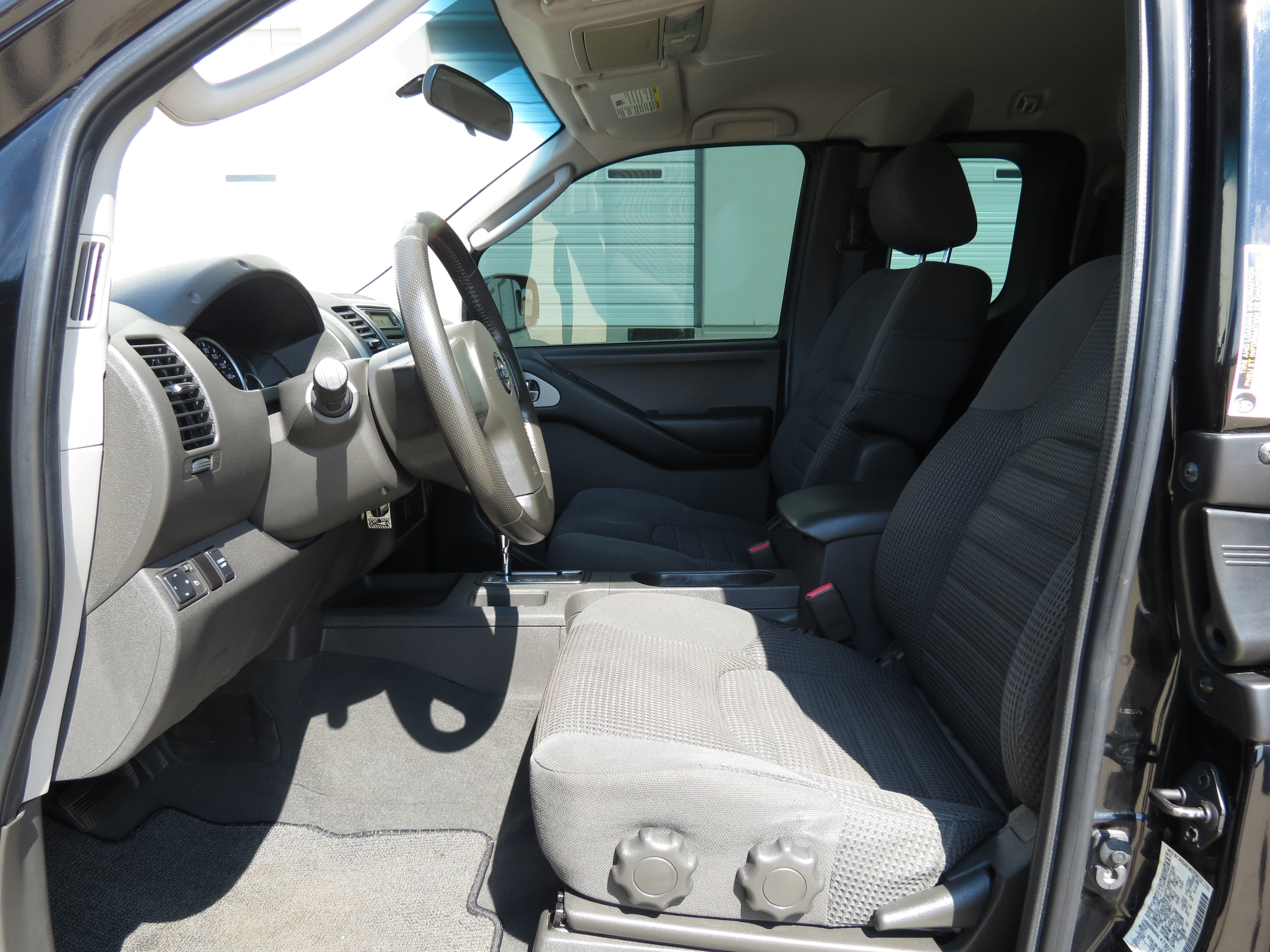 Used 2006 Nissan Frontier NISMO RWD image 22
