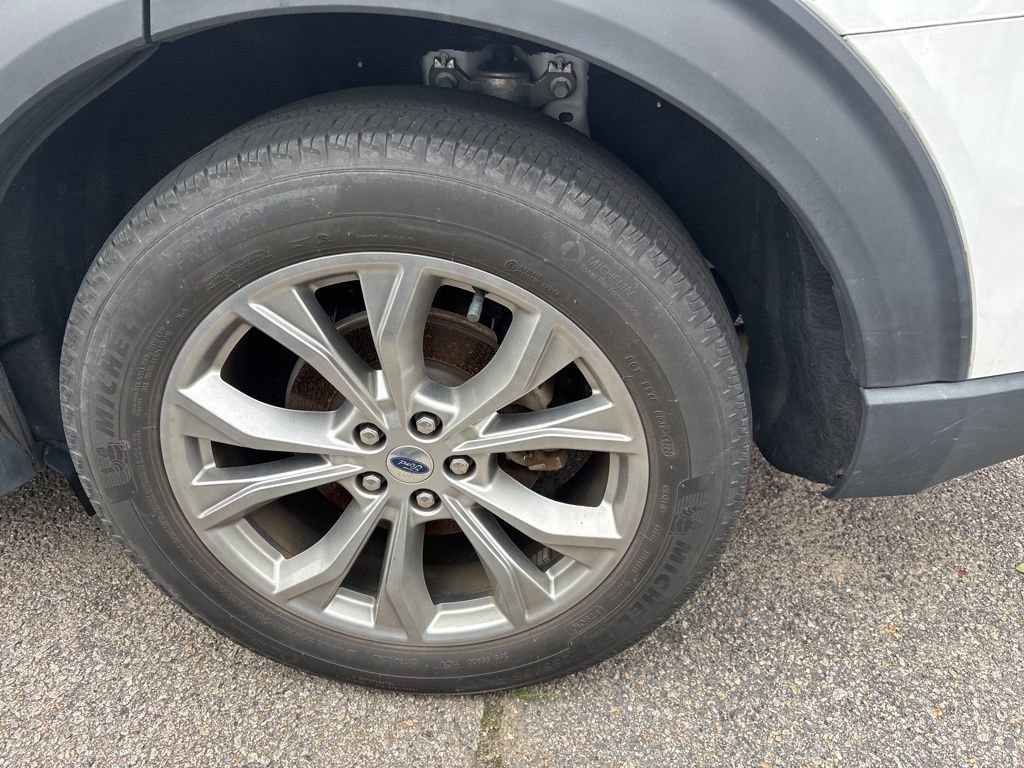 Used 2022 Ford Explorer Limited image 18