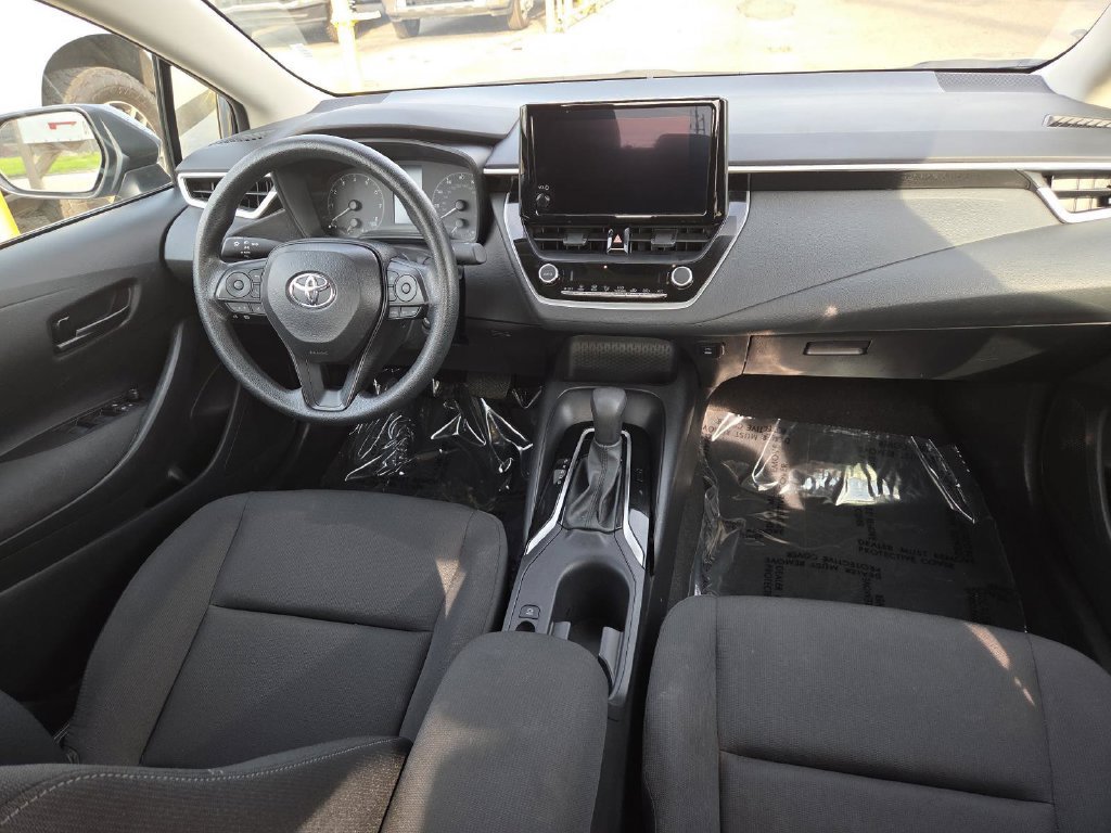 Used 2025 Toyota Corolla LE FWD image 18