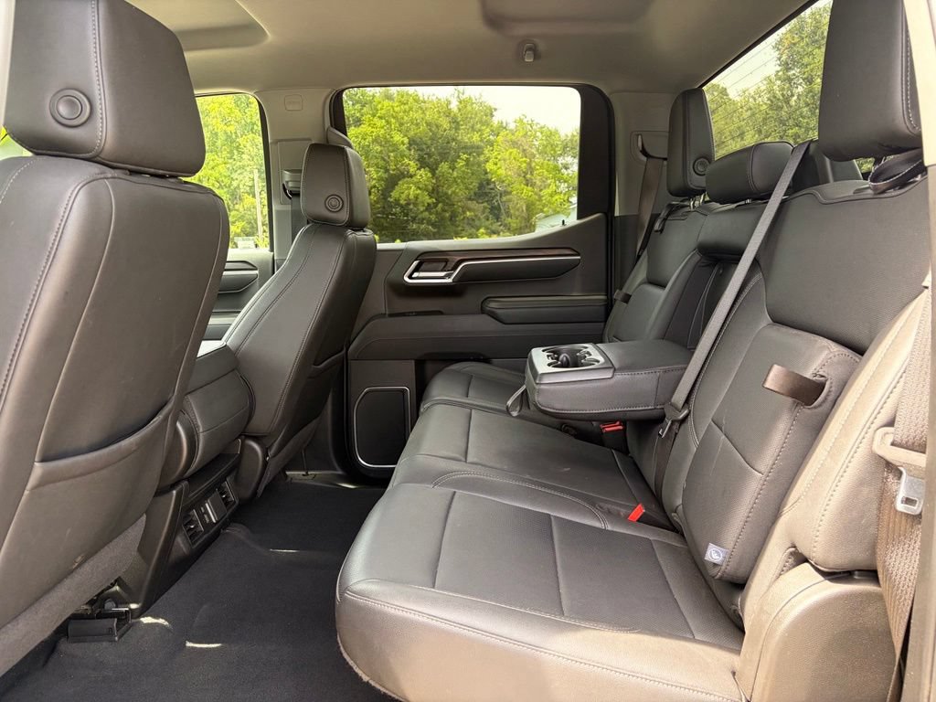 Used 2025 GMC Sierra 1500 SLT AWD/4WD image 14