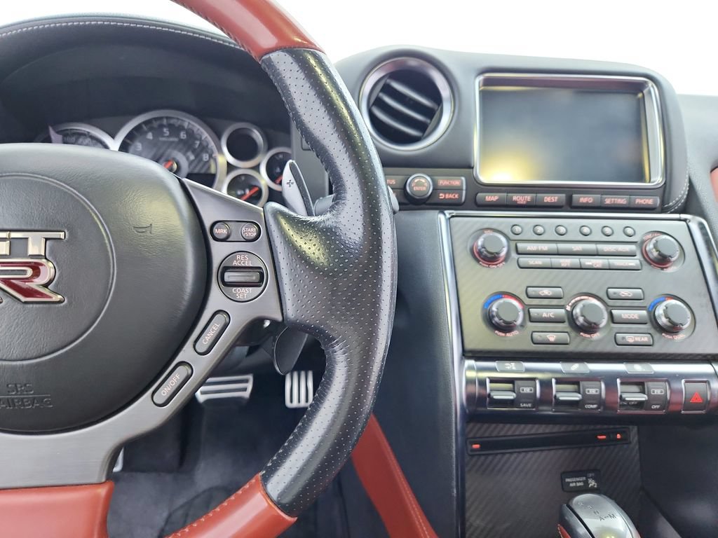 Used 2015 Nissan GT-R Premium AWD/4WD image 25