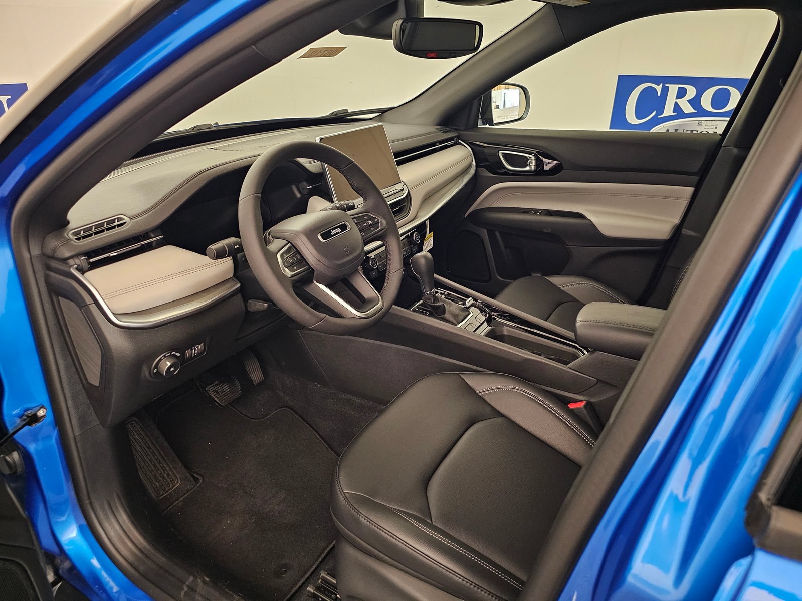 New 2026 Jeep Compass Limited AWD/4WD image 3