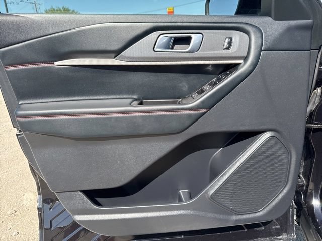 Used 2025 Ford Explorer ST-Line w/ ST-Line Street Pack AWD/4WD image 19