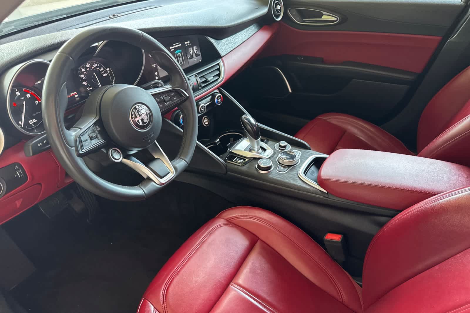 Used 2021 Alfa Romeo Giulia Sprint w/ Nero Edizione RWD image 10