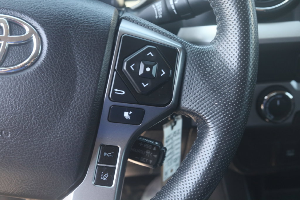 Certified 2021 Toyota Tacoma SR5 AWD/4WD image 9