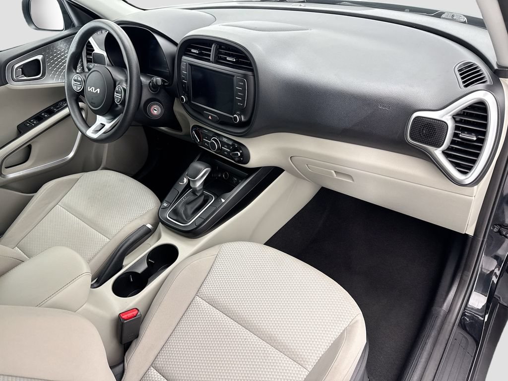 Used 2023 Kia Soul LX FWD image 15