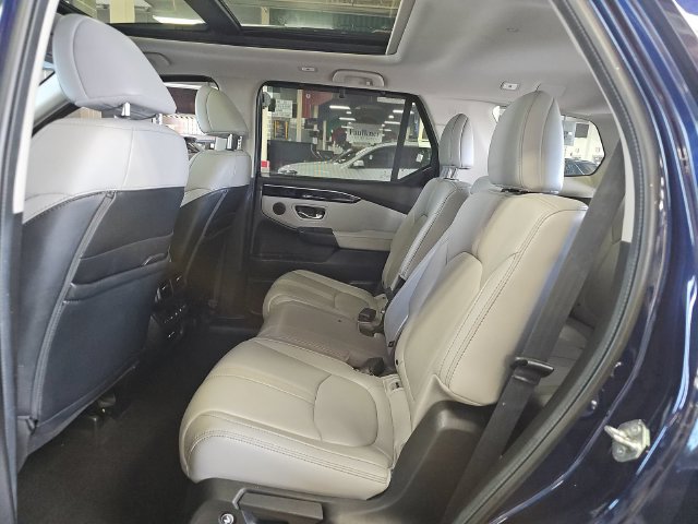 Used 2024 Honda Pilot Touring image 19