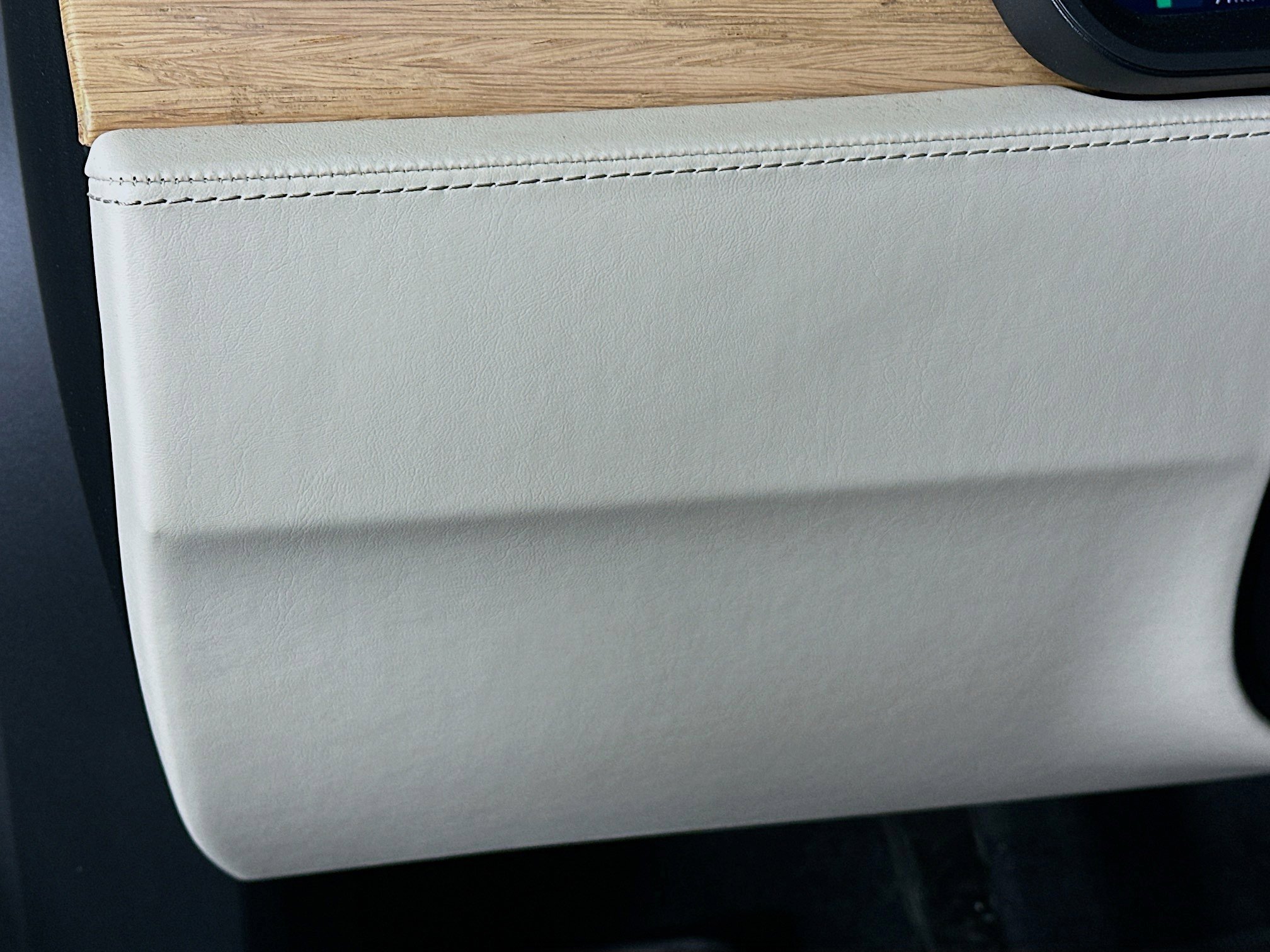 Used 2018 Tesla Model X 75D AWD/4WD image 16