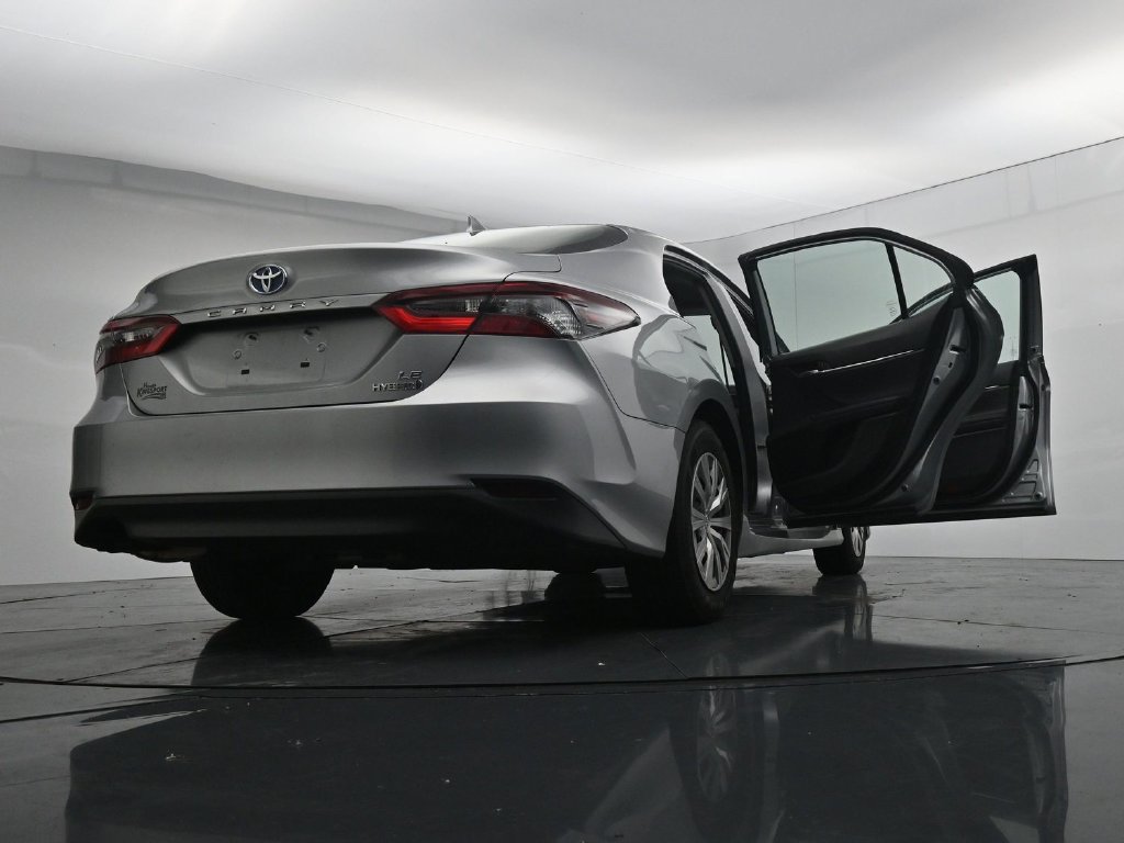 Used 2022 Toyota Camry LE FWD image 30