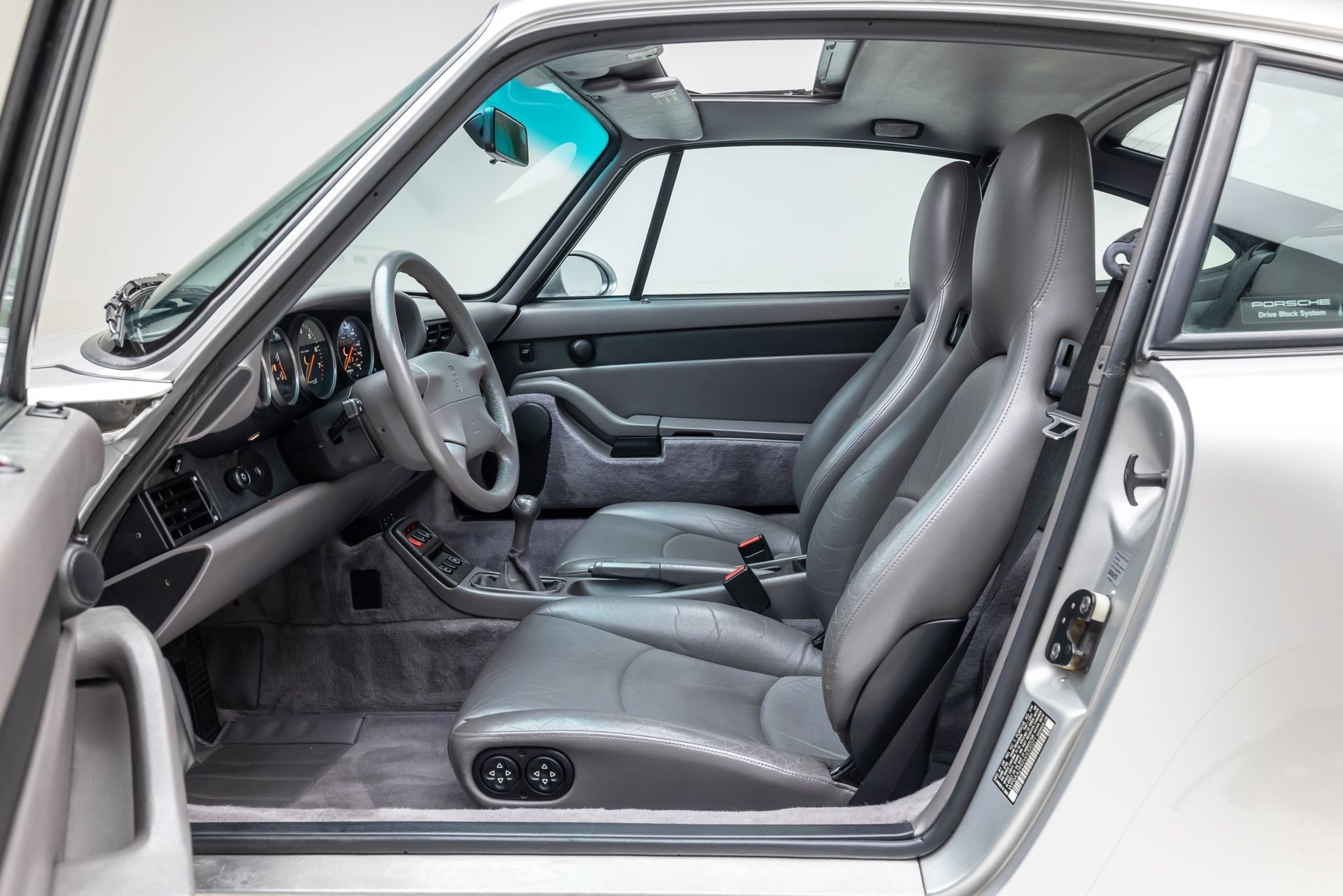 Used 1998 Porsche 911 Carrera S RWD image 38
