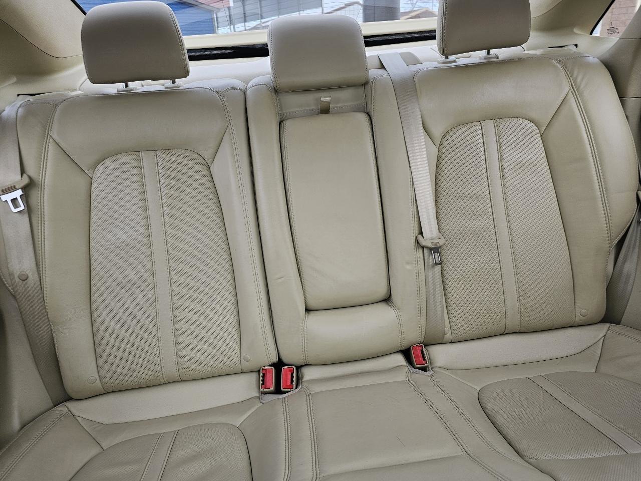 Used 2014 Lincoln MKZ image 23