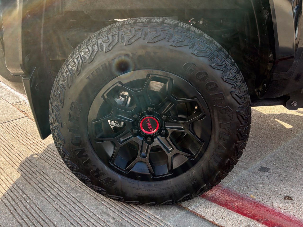 Used 2024 Toyota Tacoma TRD Pro AWD/4WD image 9