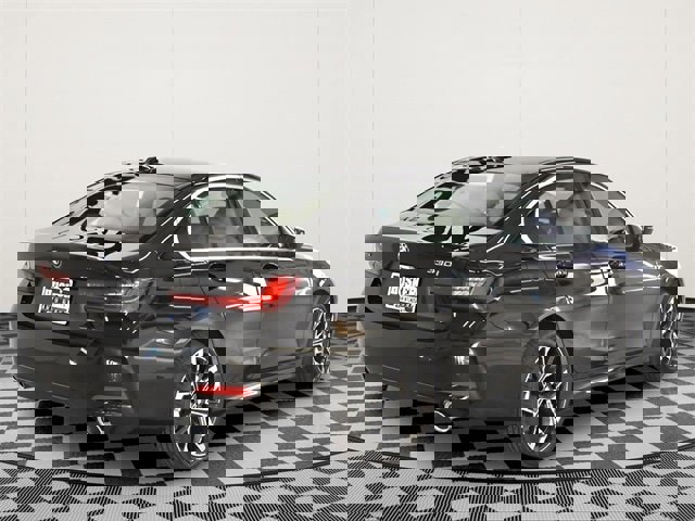 New 2026 BMW 330i xDrive Sedan w/ Convenience Package image 4