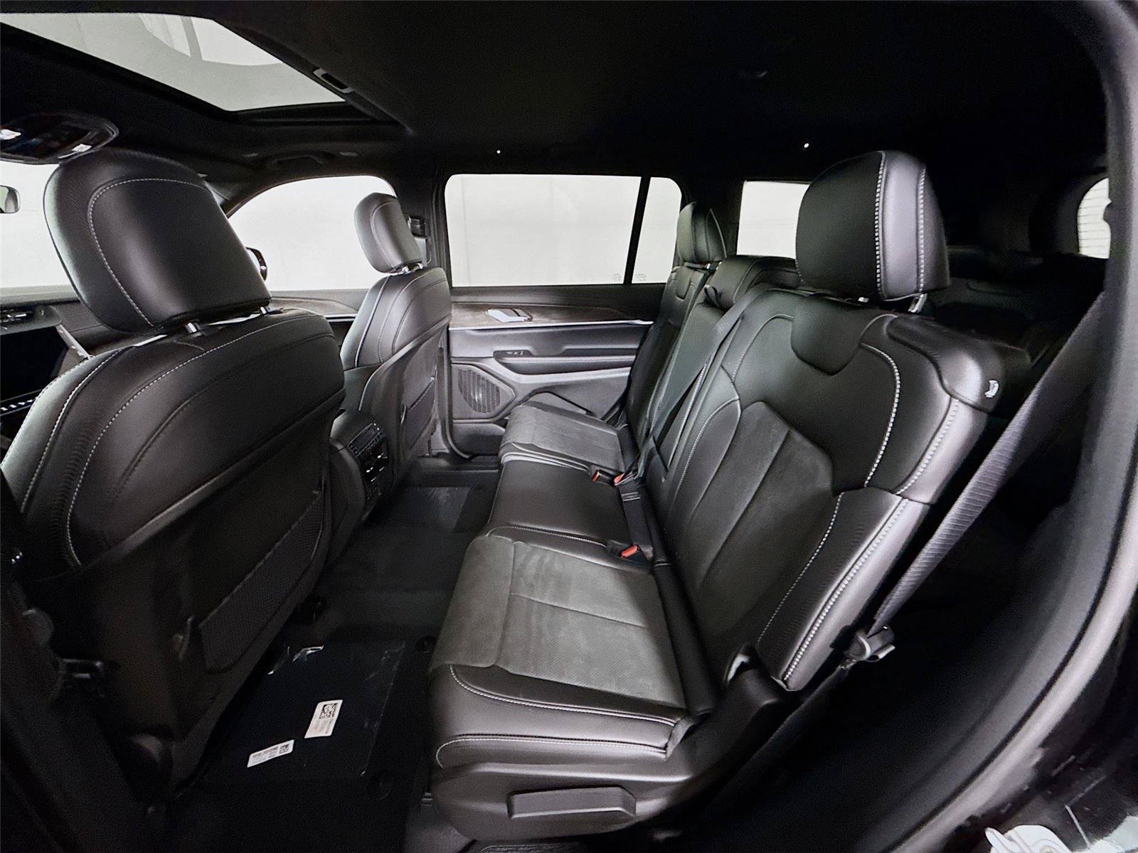 New 2026 Jeep Grand Cherokee L 4WD image 18