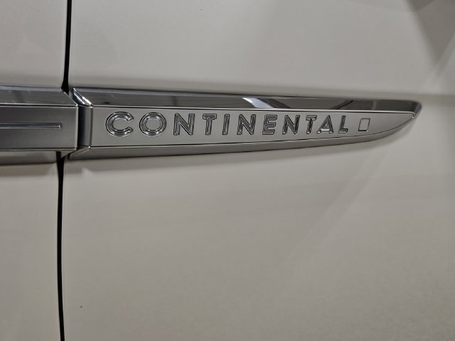 Used 2018 Lincoln Continental Reserve w/ Continental Climate Package AWD/4WD image 46