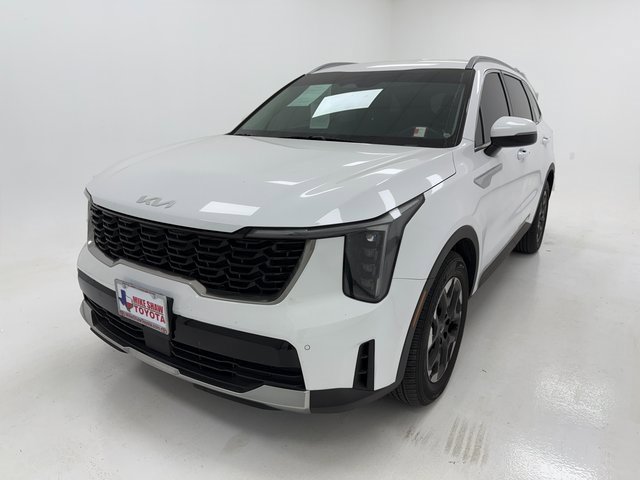Used 2024 Kia Sorento S image 4