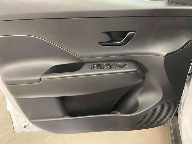 Used 2024 Hyundai Kona SEL image 9