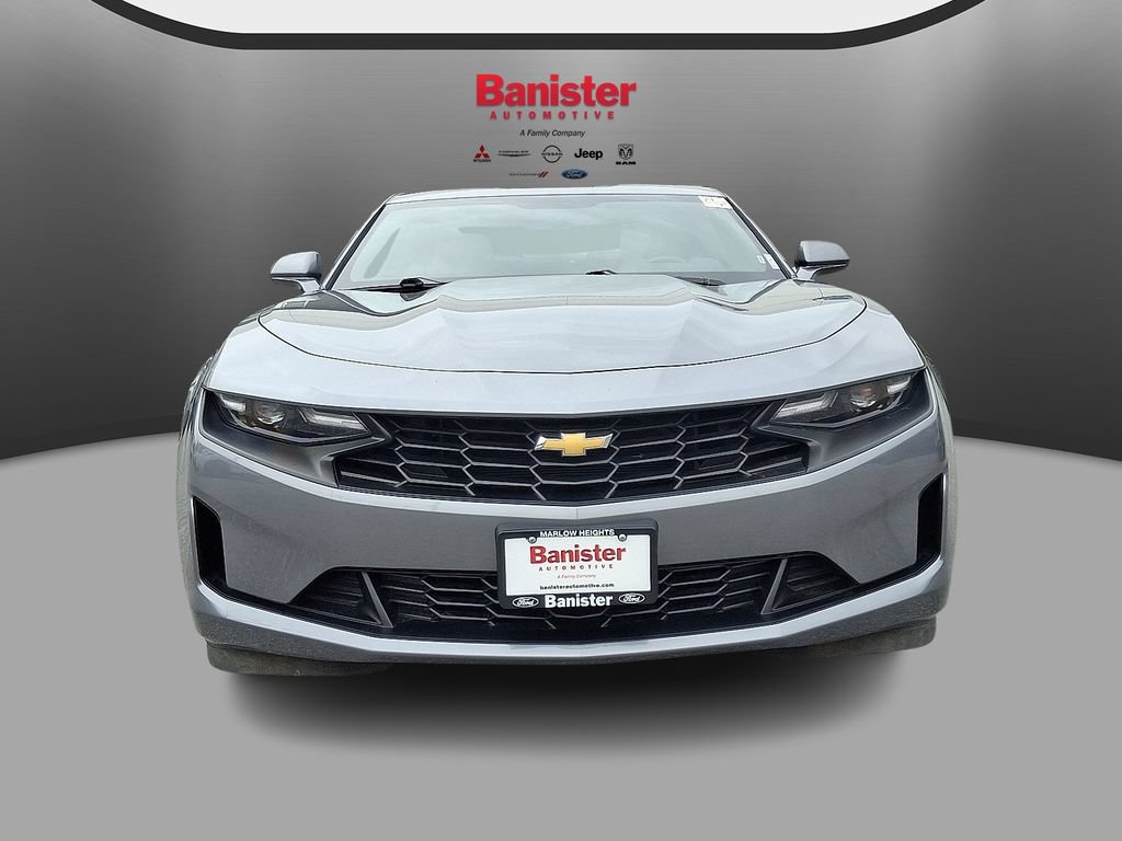 Used 2019 Chevrolet Camaro LT w/ Technology Package RWD image 2